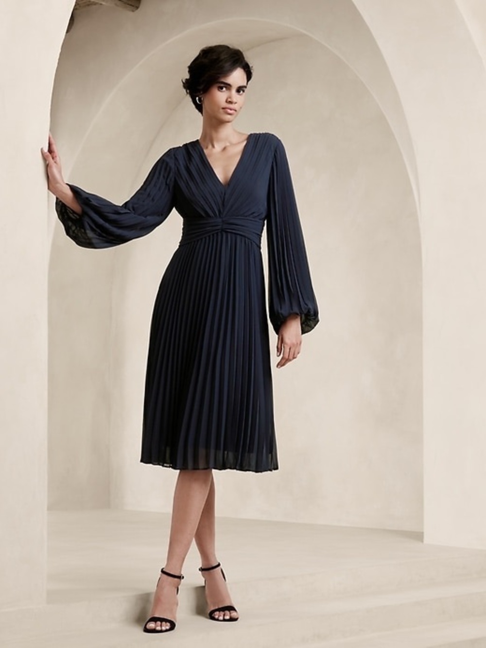 Banana Republic NWT Navy Chiffon Pleated Long Sleeve Midi Wedding Guest Dress